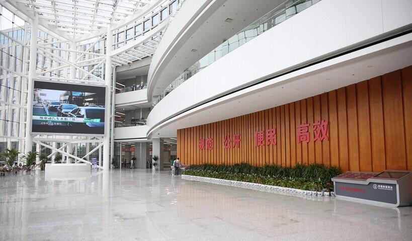 只有一个窗口的政务服务中心-存储在线-存储专业媒体