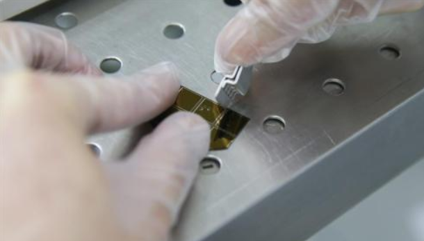 写入速度比U盘快1万倍 中国科学家开创第三类存储技术-存储在线-存储专业媒体