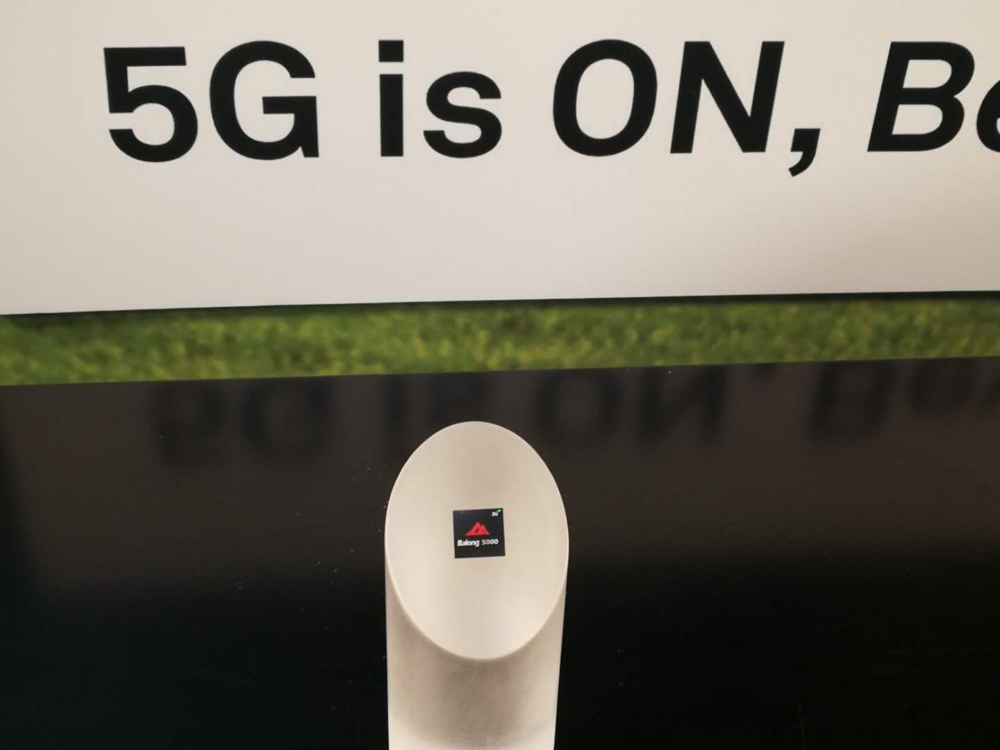 华为5G发布会信息量好大:全球首款5G基站核心