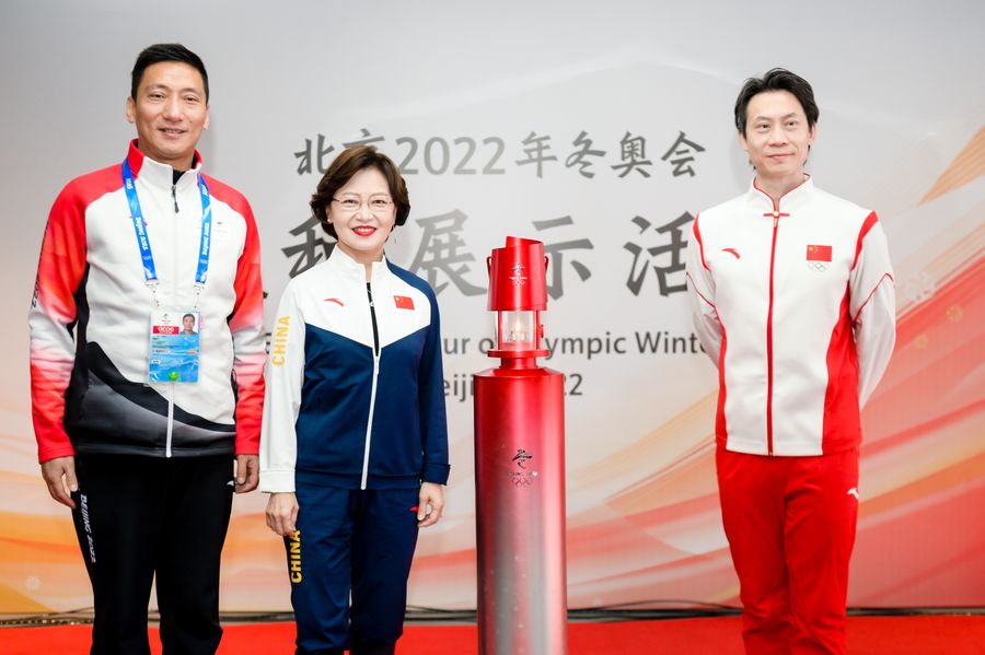 《“一起向未来”：盘点北京冬奥会背后的高科技》