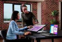 戴尔科技发布全新触控显示器，让连接性、便利性和互动性“触手可及”-存储在线-存储专业媒体