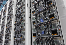 拥有10万块英伟达H100的数据中心长什么样？-存储在线-存储专业媒体